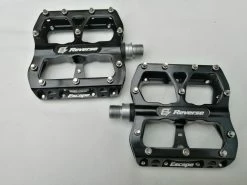 REVERSE E-MTB Pedal E-ESCAPE Mit Verstärktem Körper Black