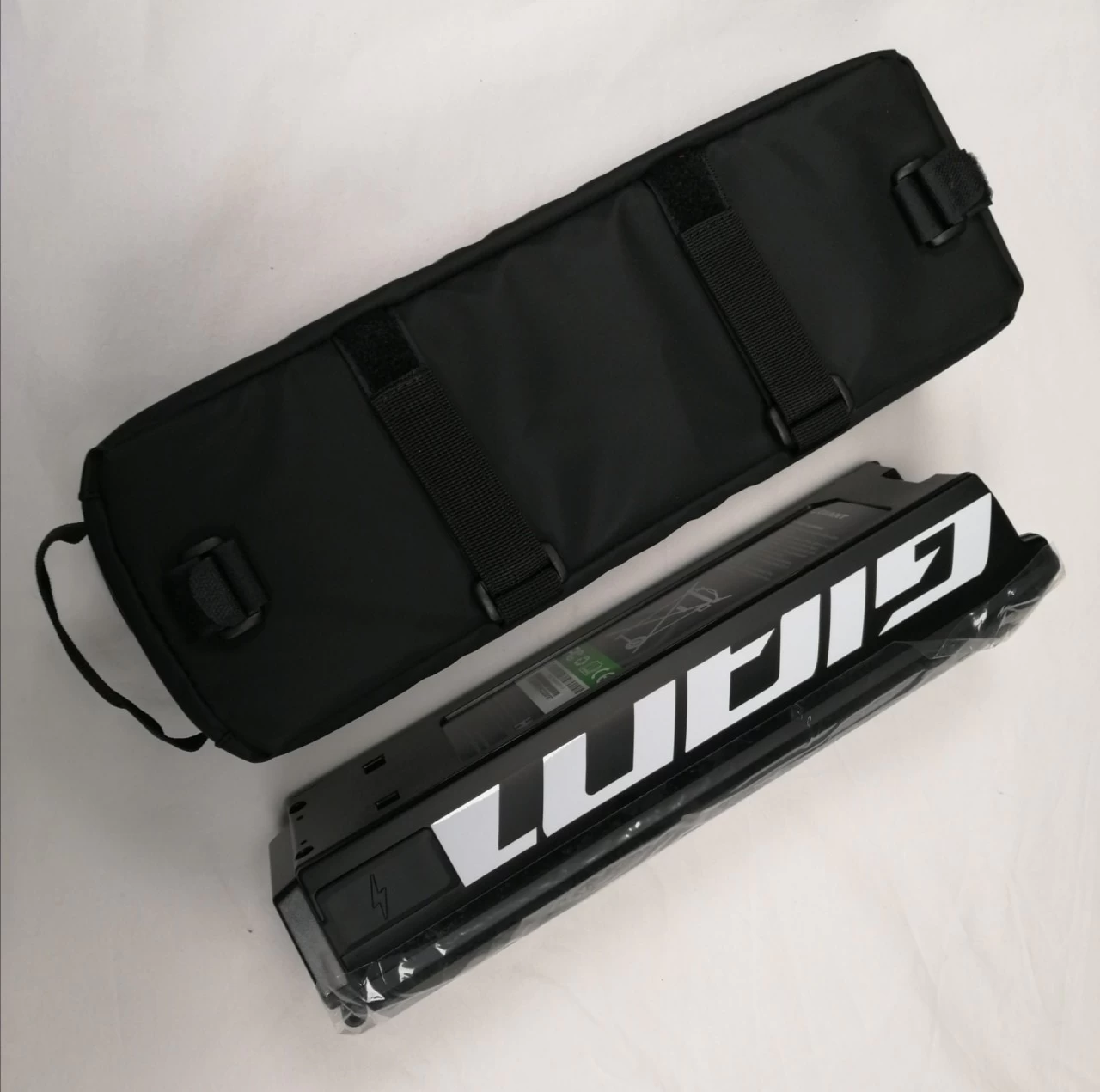 Giant EnergyPak Top-Release 500WH Akku Schwarz Matt/Logo Weiss 3 Pin 1 Giant EnergyPak Top-Release 500WH Akku Schwarz Matt/Logo Weiss 3 Pin