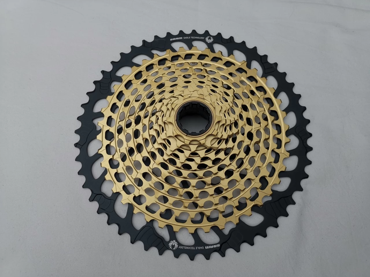 Sram XG-1299 Eagle™ Zahnkranz 10 - 52 Zähne 12-fach Gold 1 Sram XG-1299 Eagle™ Zahnkranz 10 - 52 Zähne 12-fach Gold
