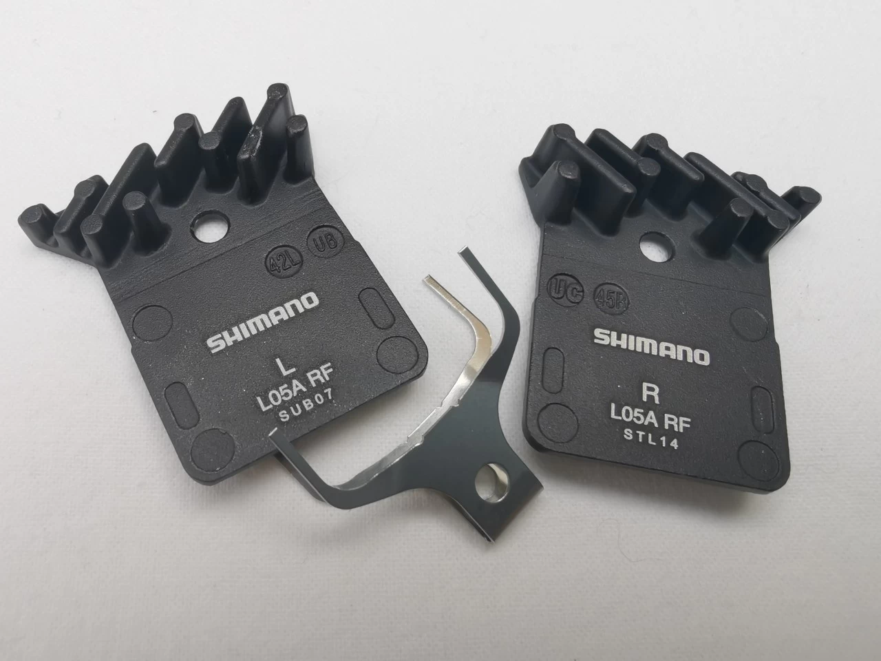Shimano Scheibenbremsbeläge L05A-RF Mit Kühlrippen Nachfolger L03A 1 Shimano Scheibenbremsbeläge L05A-RF Mit Kühlrippen Nachfolger L03A