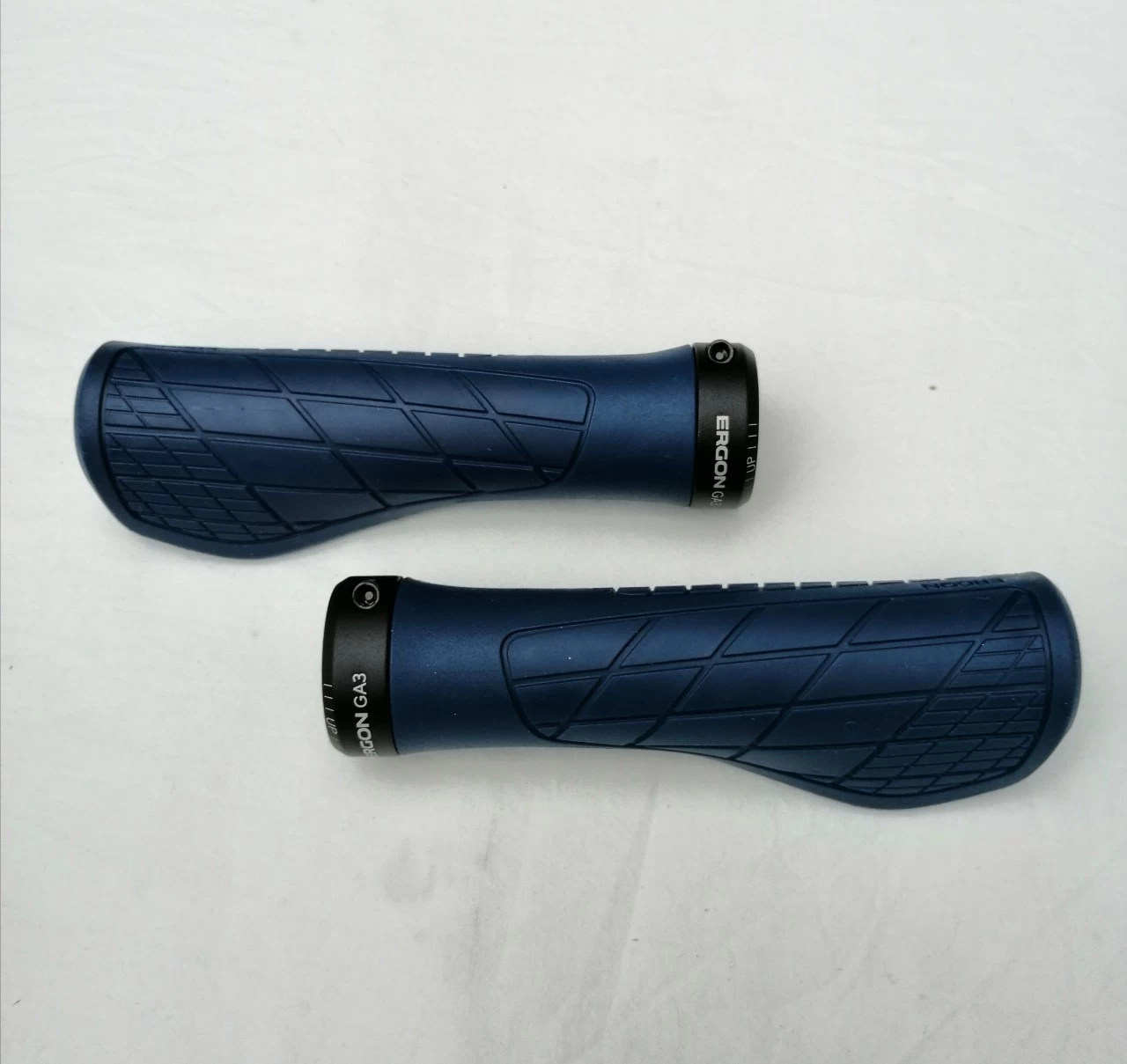 Ergon GA3 Small Ergonomischer Lenkergriff 6 Ergon GA3 Small Ergonomischer Lenkergriff – Bild 6