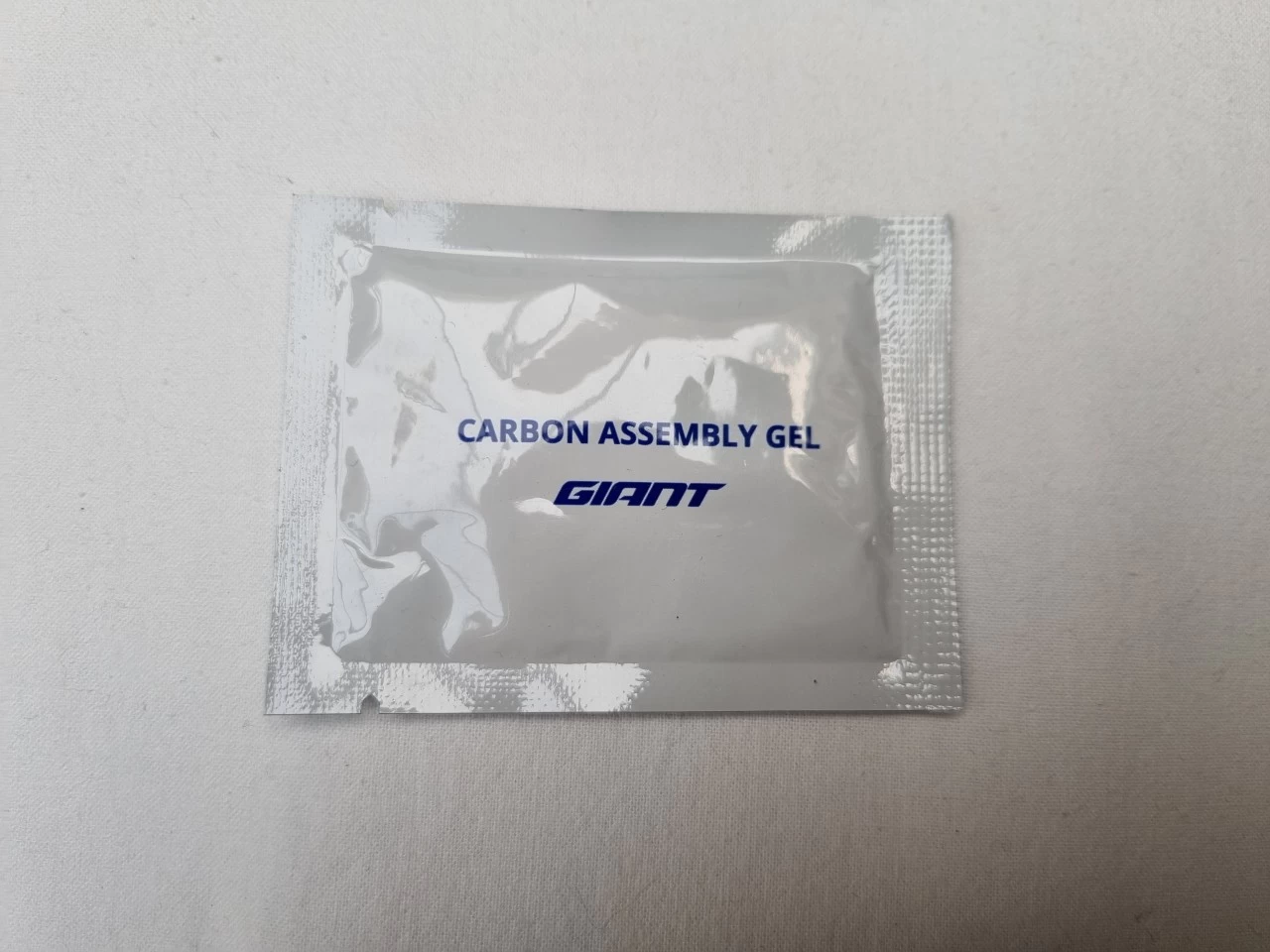 Giant Carbon Alu Montagepaste 5g 1 Giant Carbon Alu Montagepaste 5g