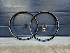 Giant TRX 2 MTB Carbon 29 Boost Laufradsatz *1757g* Sram XD